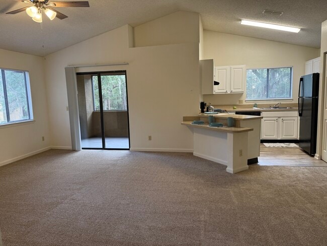 Building Photo - Mandarin Lanai