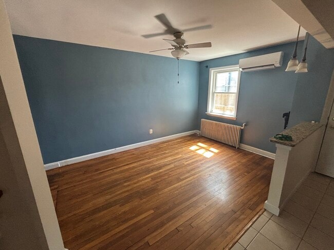 Photo - 1917 D St NE