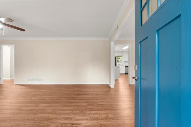 Photo - 174 Cromwell Rd NE