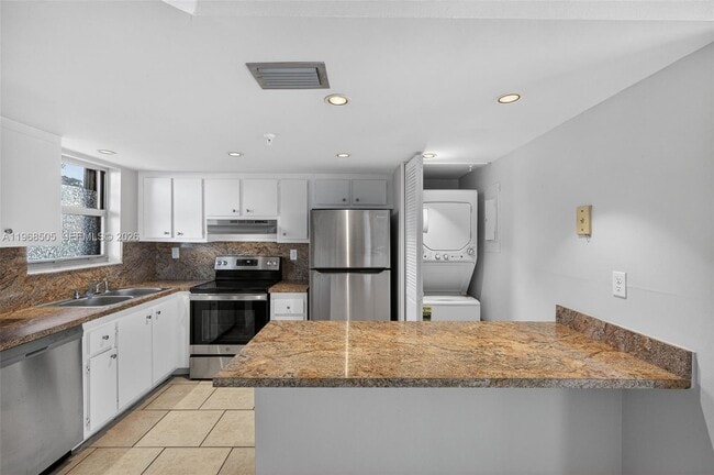 Photo - 555 NE 30th St Unit 203