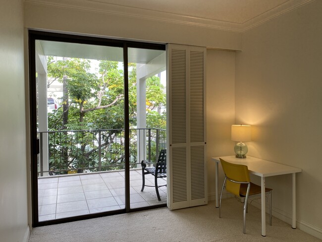 Photo - 4999 Kahala Ave Unidad one bedroom with bath