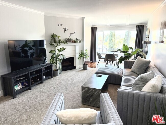 Building Photo - 12830 Burbank Blvd Unit 316 Rental