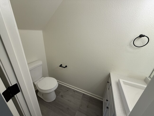 Photo - 625 Sunny Ln