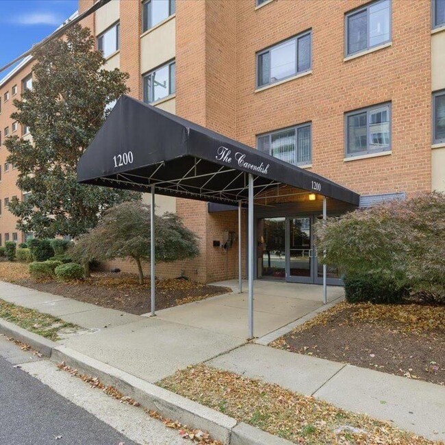 Building Photo - 1200 S Arlington Ridge Rd Unit 311