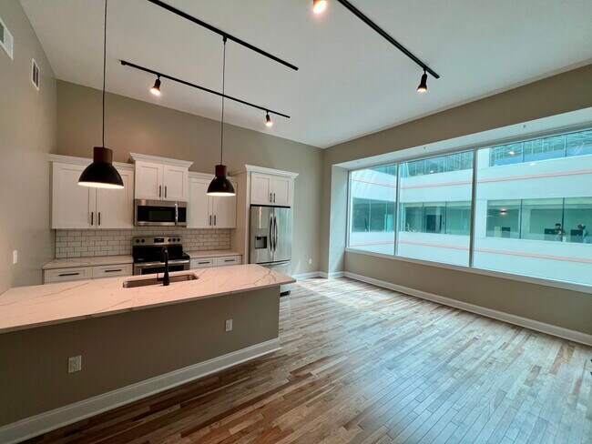 Building Photo - 409 Lackawanna Ave Unit 408