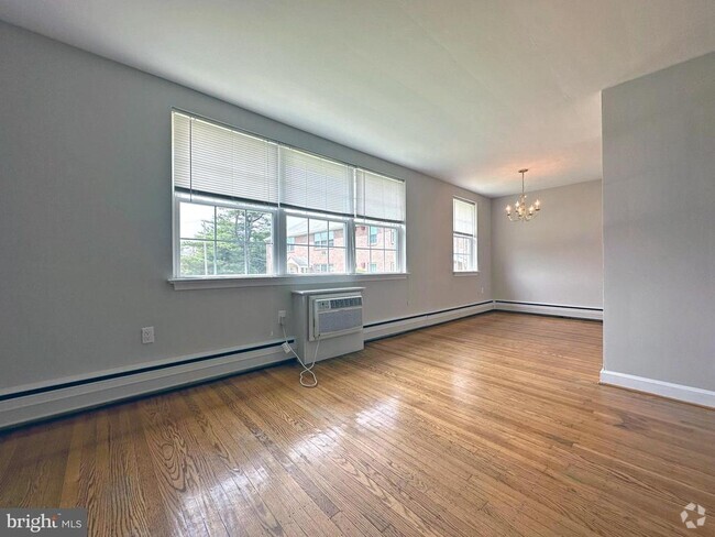 Building Photo - 2630 West Chester Pike Unit B2 Rental