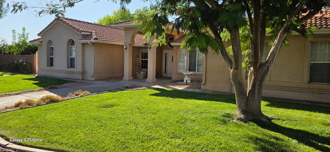 Photo - 1569 Tamarisk Dr