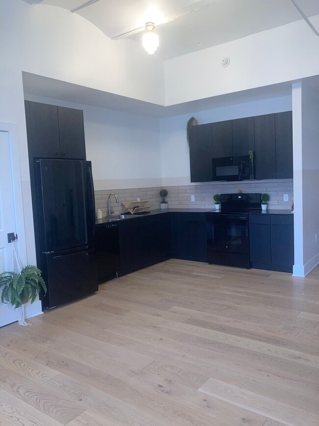 Photo - City Hall Unidad 307