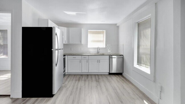 Photo - 2737 Stuart Dr Unit 2737 Stuart #2 - Back