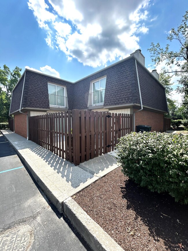 Photo - 462 Darby Creek Rd Townhome