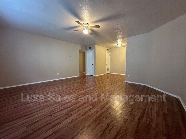 Photo - 6012 NW Expressway Unit D