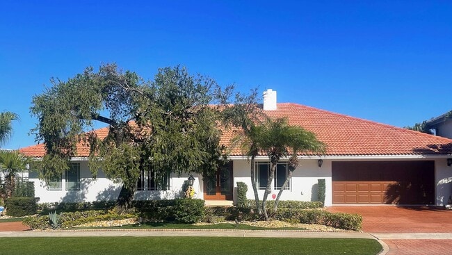Building Photo - 885 NE Mulberry Dr
