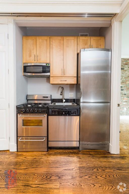 Building Photo - 47.5 E 1st St Unit 4R Rental