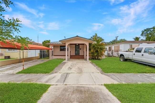 Photo - 121 SW 71st Ave
