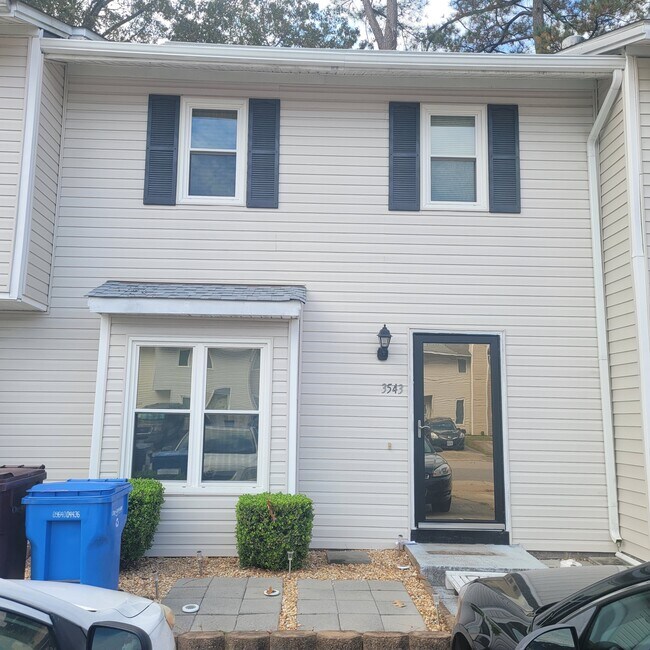 3543 Radford Cir Townhome Townhome Rental in Chesapeake VA