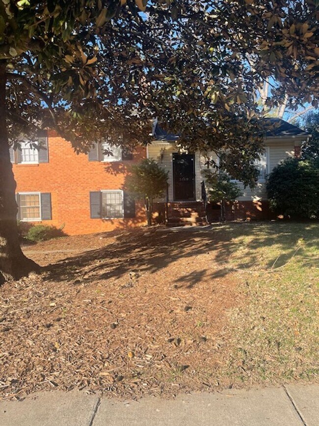 Photo - Split level 4 bedroom in Madison Park