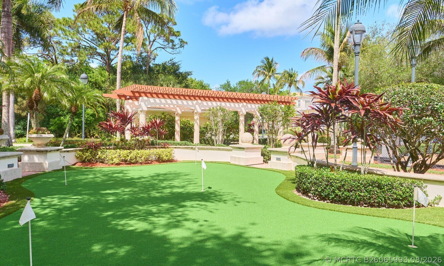 Photo - 1305 Myrtlewood Cir E