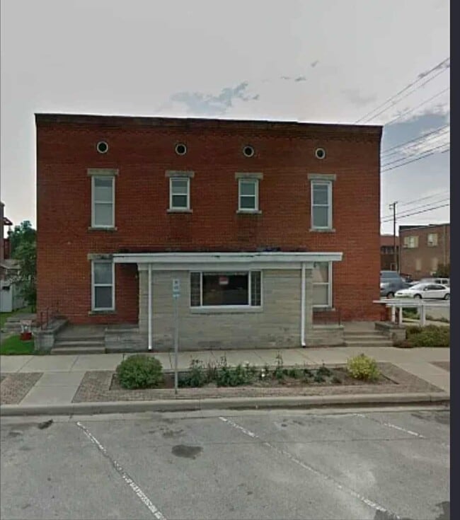 Building Photo - 171 E Washington St Rental