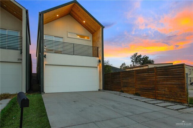 Photo - 23 N 28th St