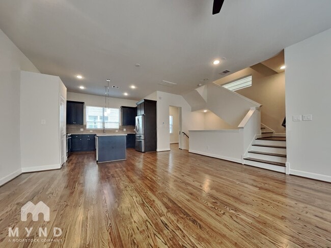 Building Photo - 1006 W 18th St Rental