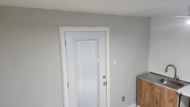 Photo - 832 W Eagle St