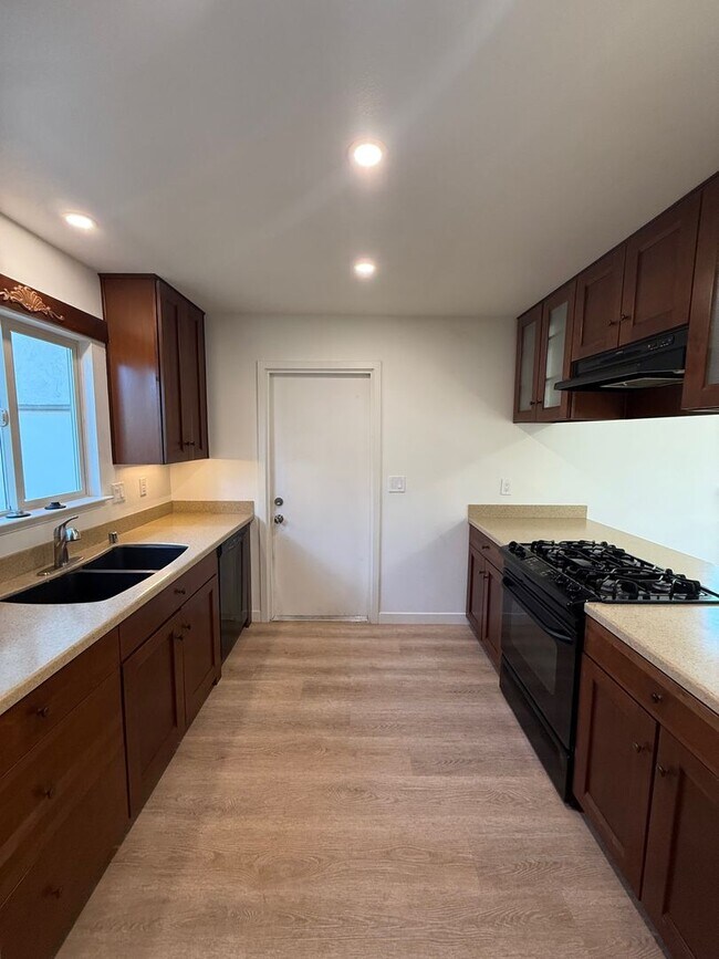 Photo - 3 Bedroom/2 Bathroom Single Story Home In Rohnert Park