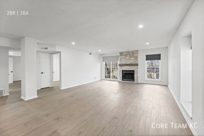 Photo - 2900 W 53rd St Unit 214
