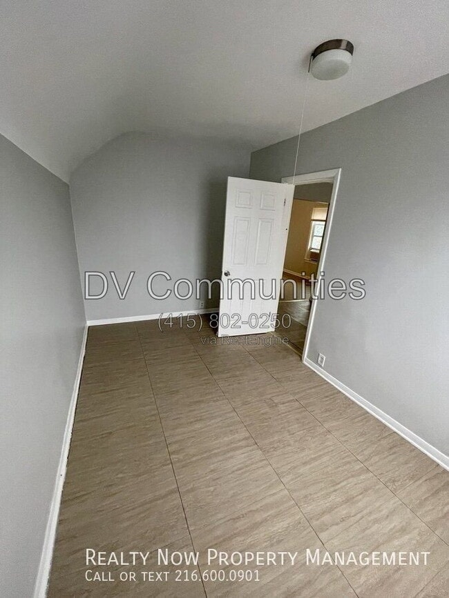 Photo - 3263 Fulton Rd Unidad 2nd Fl