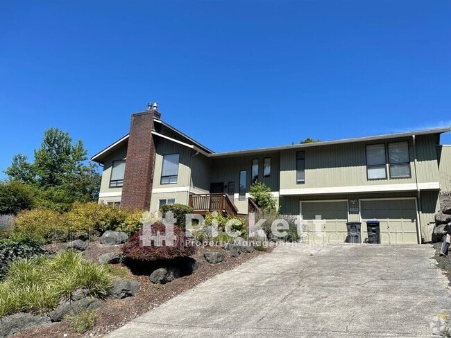 Building Photo - 1058 NE Sol Vei St Rental