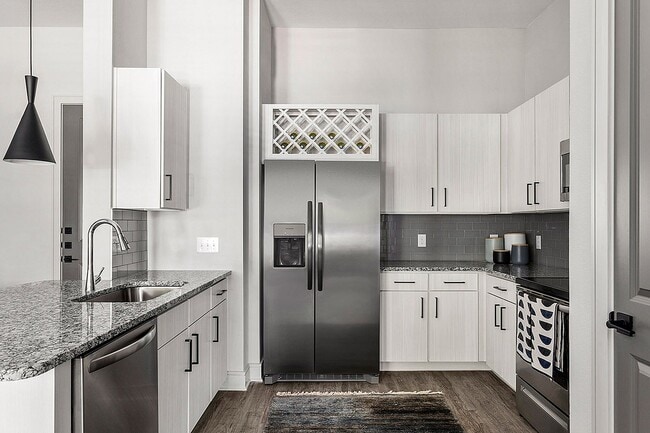 Building Photo - Linz at the Station