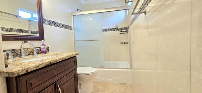 Photo - 9222 De Adalena St