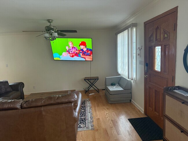 Photo - 284 Semton Blvd