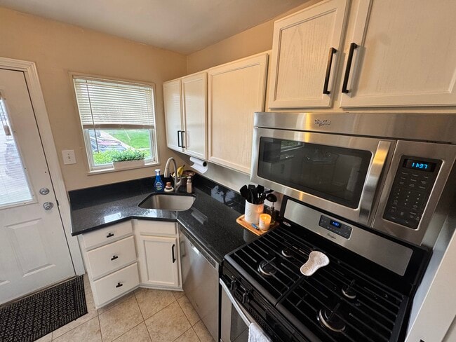 Kitchen 2 - 3324 Coolidge Hwy Unit 48