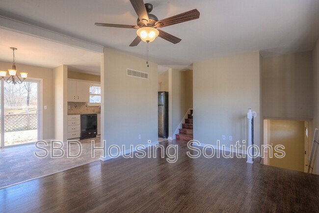 Photo - 8101 NE Tullis Dr