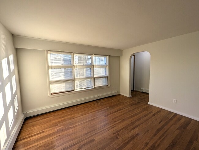 Building Photo - 44 Barrington Rd Unit 1