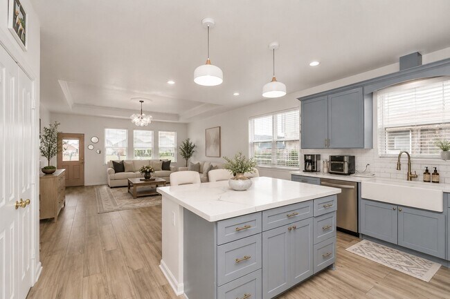 24834 Puccini Pl