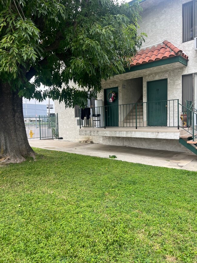 San Fernando Apts