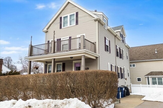 Building Photo - 15 Hillock St Unit 2