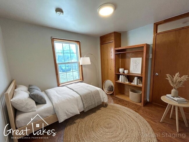 Photo - Charming 3 Bedroom 1.5 Bathroom Bungalow now available for rent!