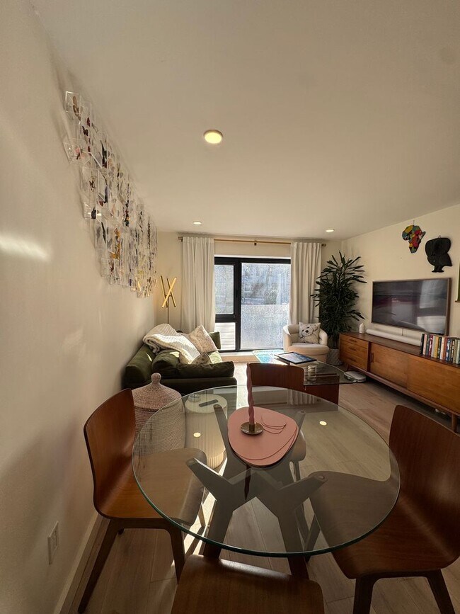 Photo - Must see 2 bed in Mission Hill... Don't miss out...