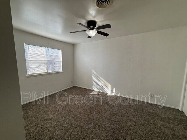 Photo - 4704 S Darlington Ave