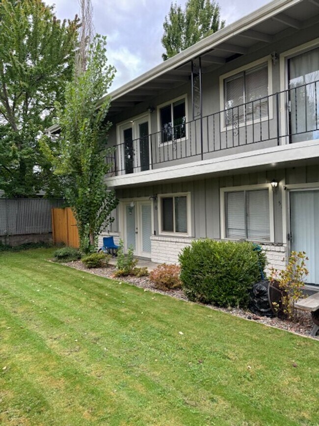 Photo - 632 Berrydale Ave Unit 8