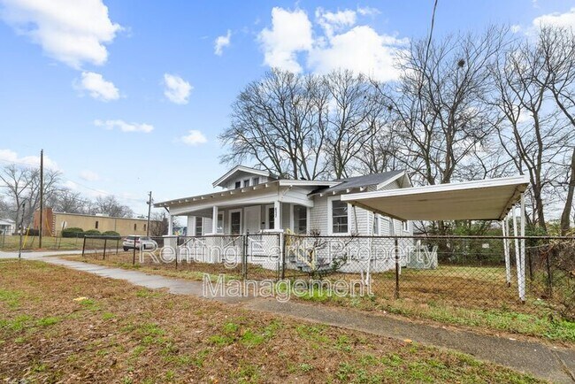 Photo - 617 7th St W