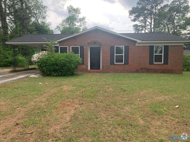 Building Photo - 208 Longview St Rental
