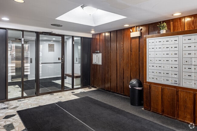 Photo - 350 - 3161 North Cambridge, LLC