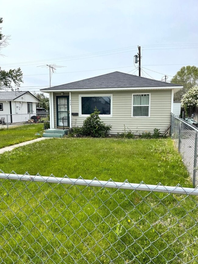Cute and Cozy Two Bedroom Home in Richland - Cute and Cozy Two Bedroom Home in Richland