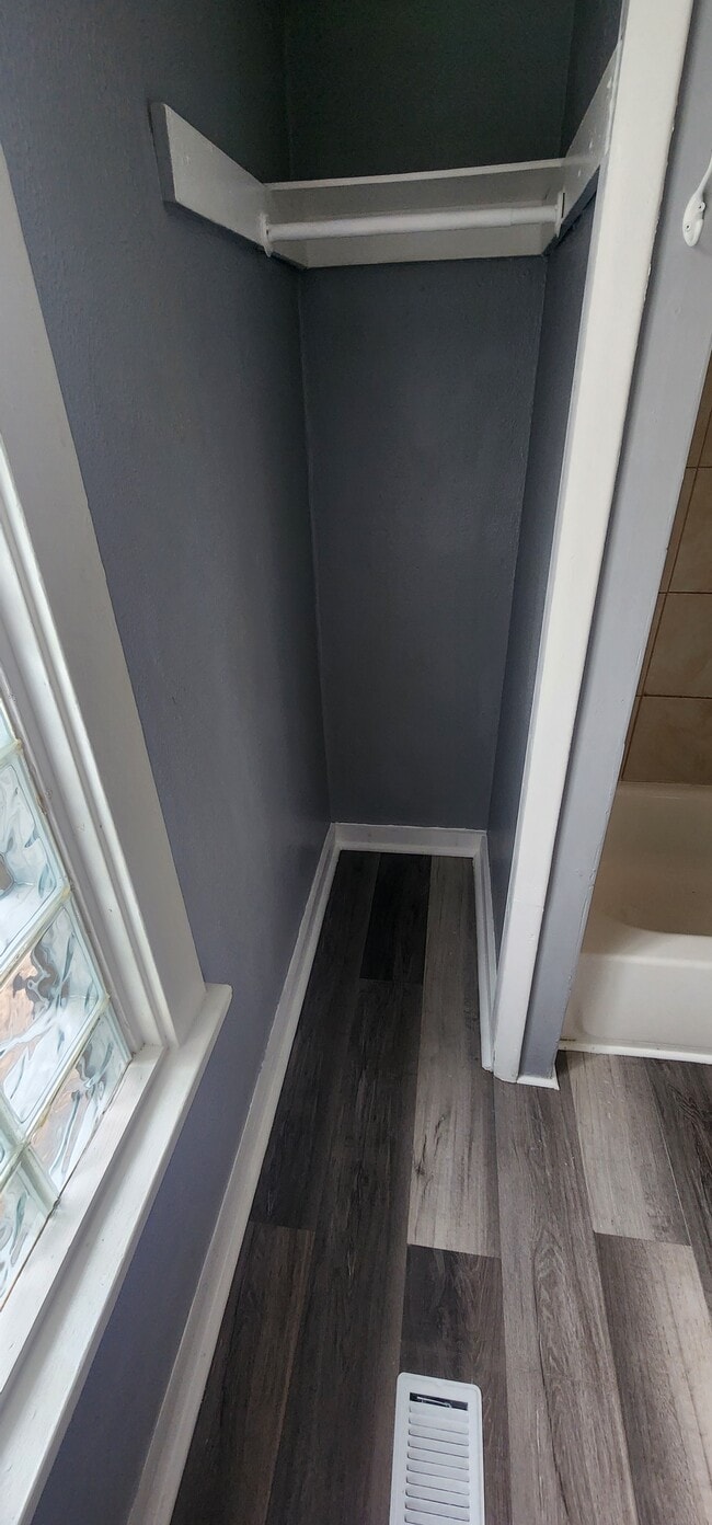 Photo - 808 Irving Ave