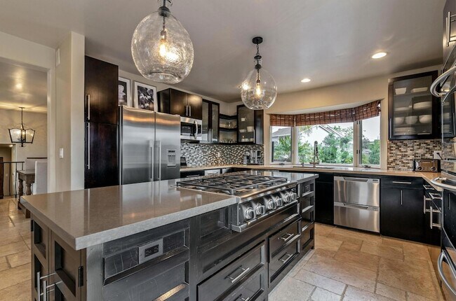 1358 Crestline Dr