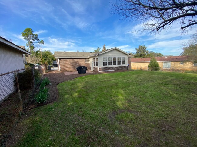 Photo - 2222 Woodland Ave