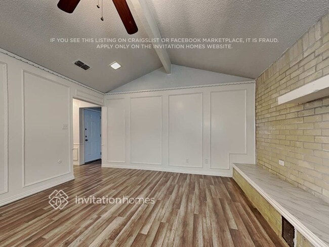 Photo - 340 NW Summercrest Blvd